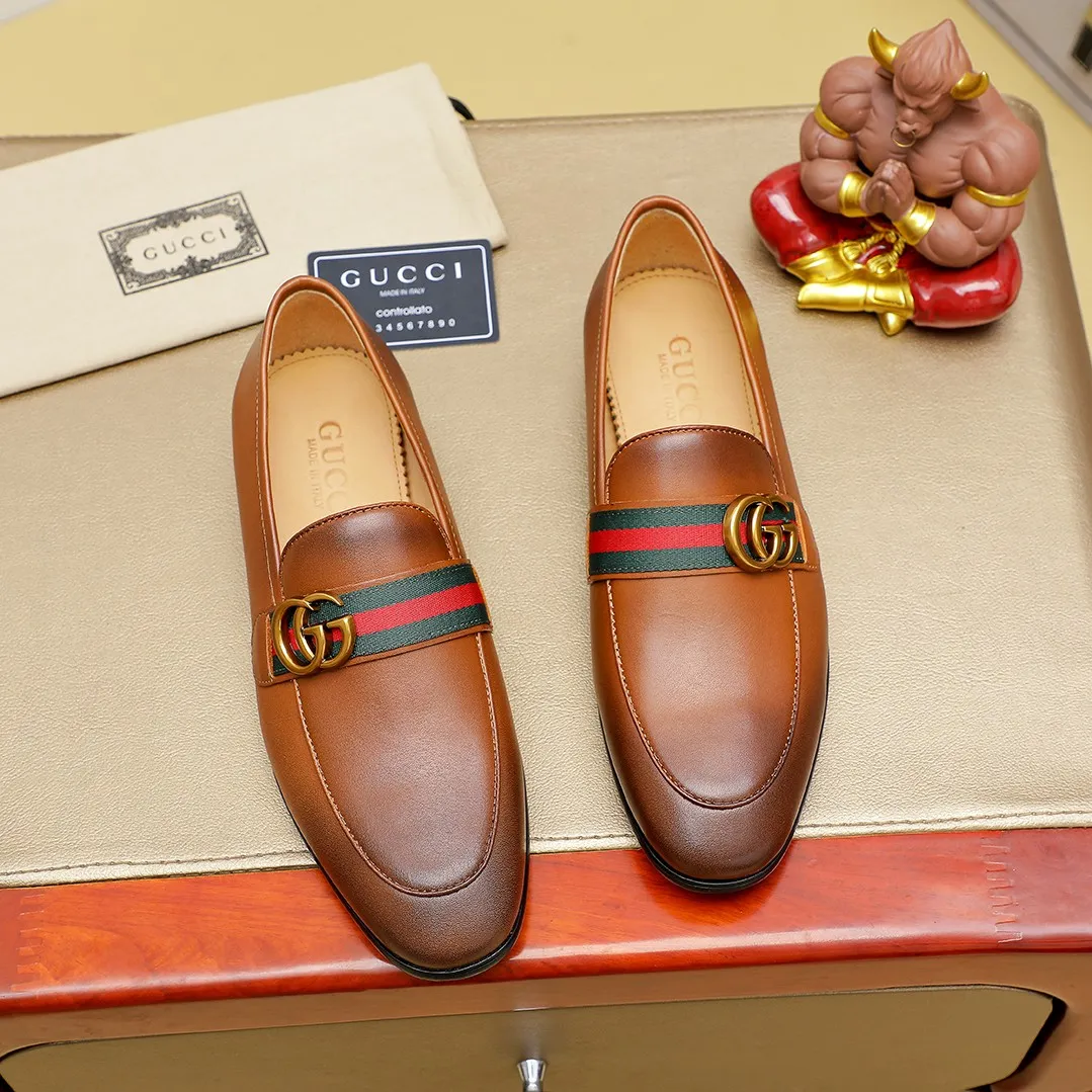 Men's men's shoes 💰380 🆘【GUCCI】Gucci ·🐂里· Hot-selling beanie shoes, top brand luxury, top quality, latest fashion beanie shoes.. The upper is made of original first-layer cowhide. (Full first-layer water-dyed 🐂 leather and lining). The original stylish and stylish soft rubber wear-resistant and non-slip outsole is light and comfortable on the foot, available in 2 colors! Matching code: 38 / 45